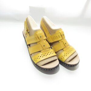 Clarks Leather Cut-Out Sandals  Lexi Qwin 8 Wide Yellow  NIB